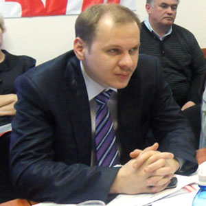 Александра Шнитко, исполняющего обязанности начальника департамента строительства областной администрации